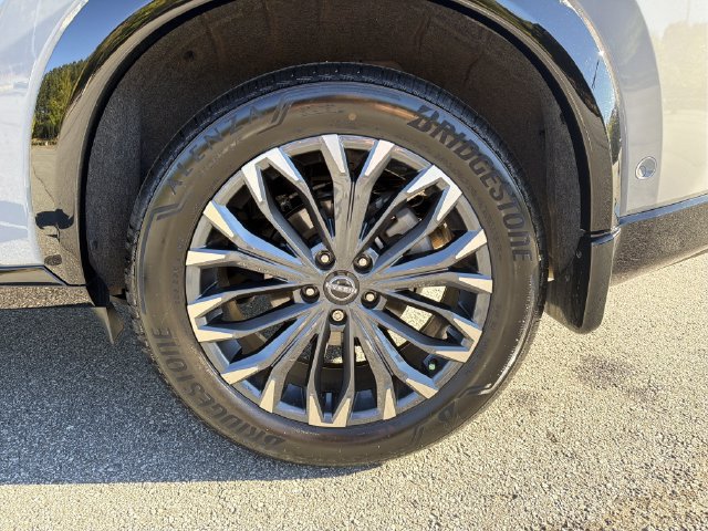 Certified 2025 Nissan Rogue Platinum AWD/4WD image 22