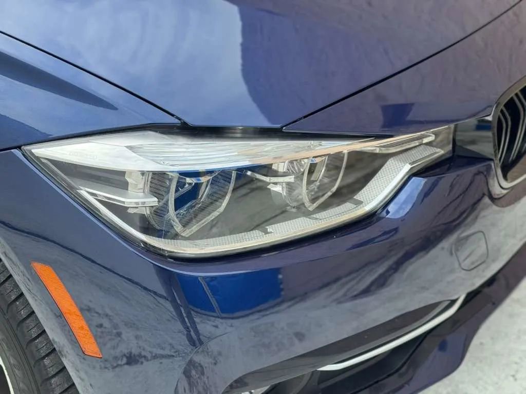 Used 2018 BMW 330i Sedan w/ Convenience Package image 18