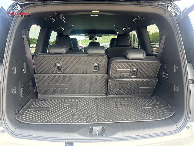 Used 2025 Nissan Armada PRO-4X AWD/4WD image 8