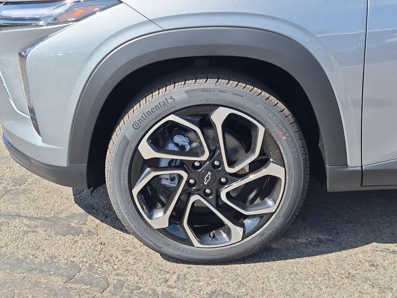 New 2026 Chevrolet Trax RS w/ Sunroof Package FWD image 33
