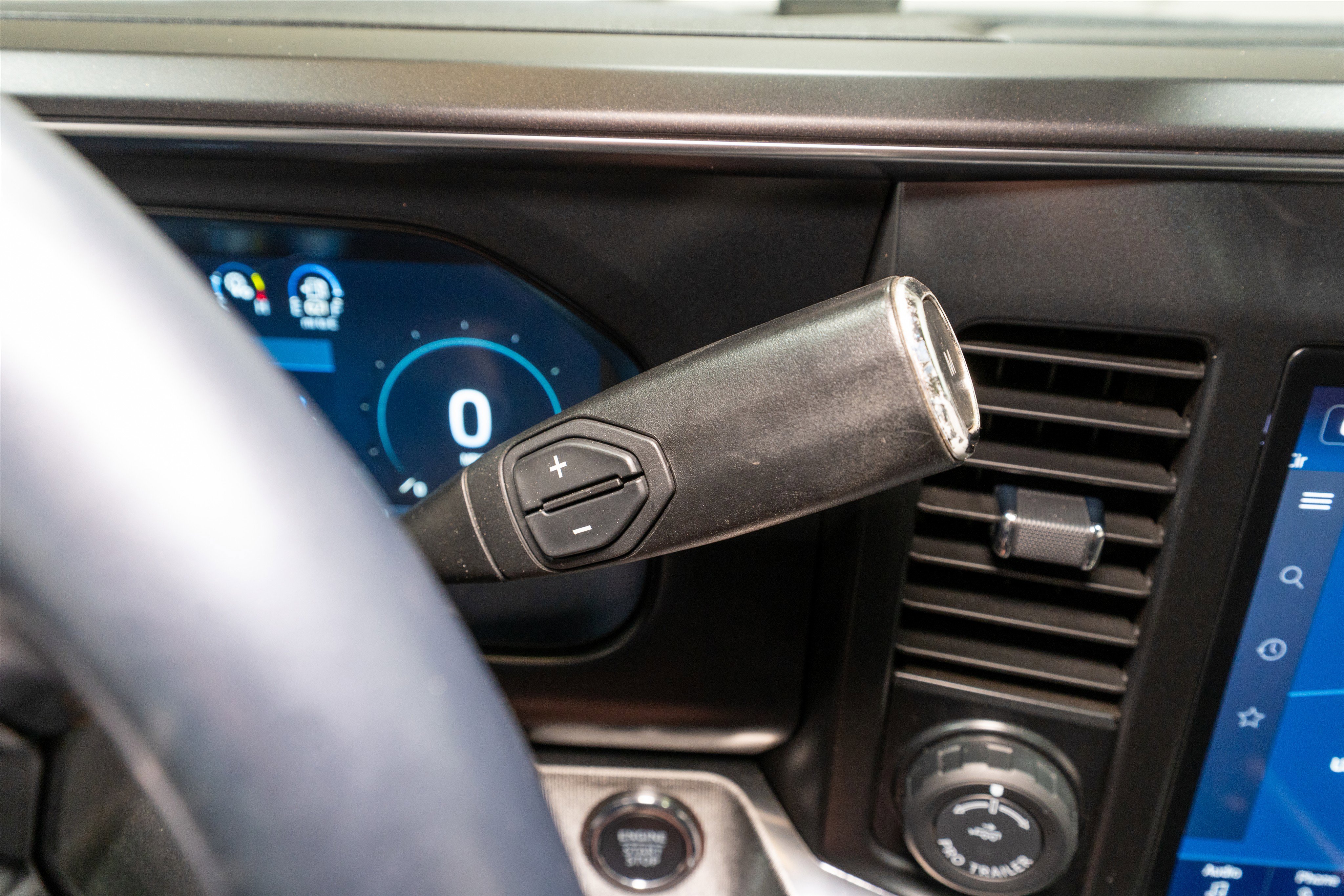 Used 2024 Ford F350 Platinum image 39