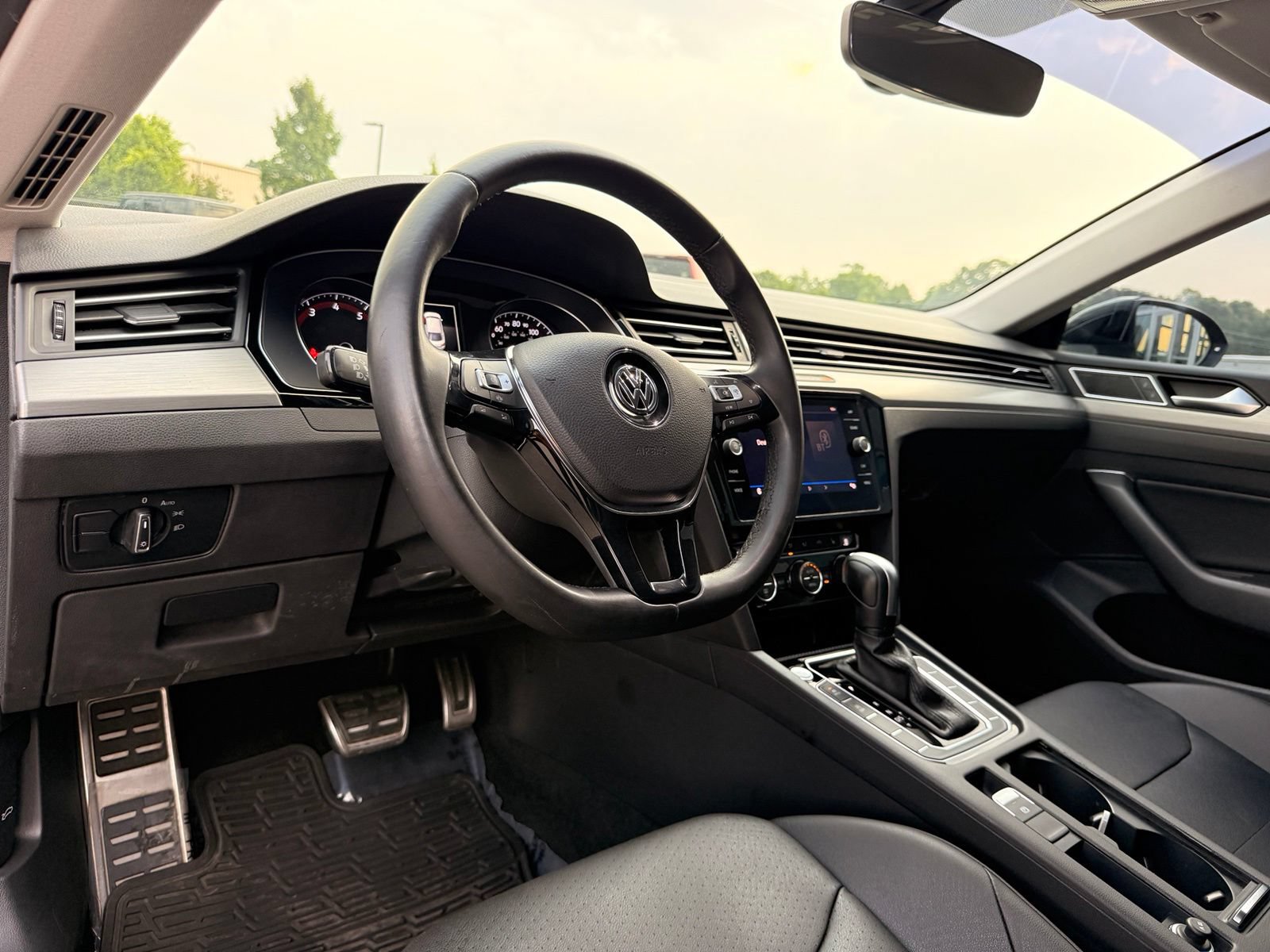 Used 2020 Volkswagen Arteon SE FWD image 16