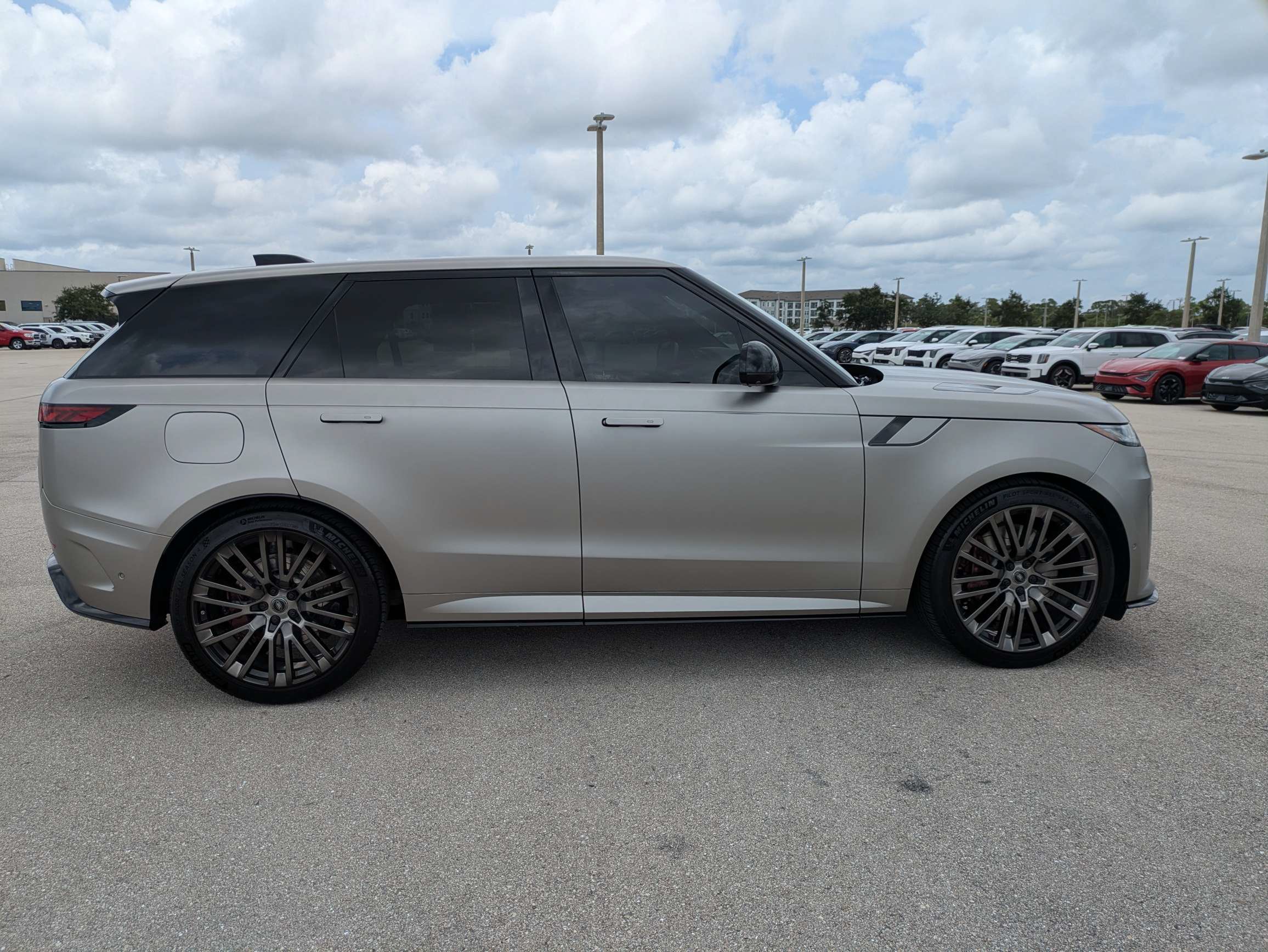 Used 2024 Land Rover Range Rover Sport AWD/4WD image 4