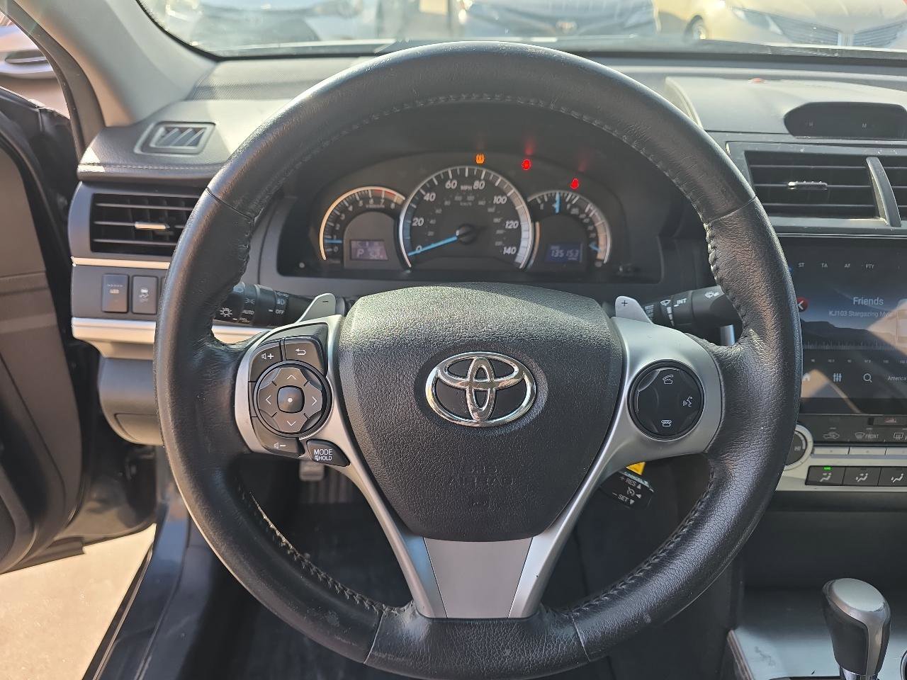 Used 2014 Toyota Camry SE image 14
