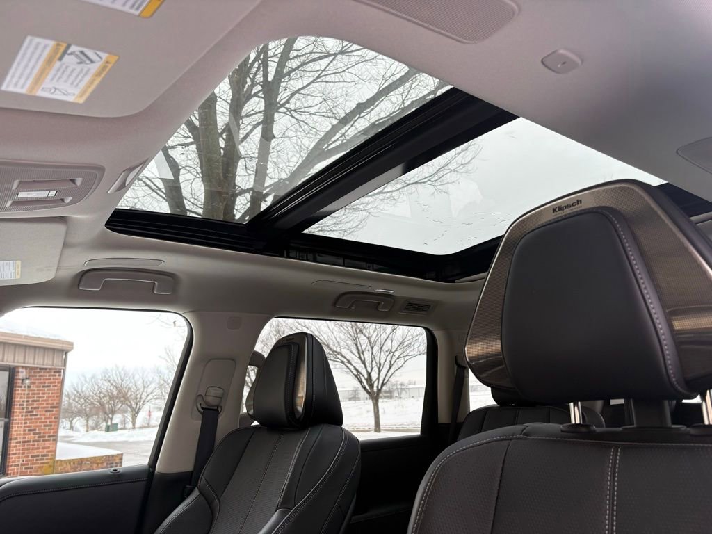 Used 2025 INFINITI QX80 Sensory image 27