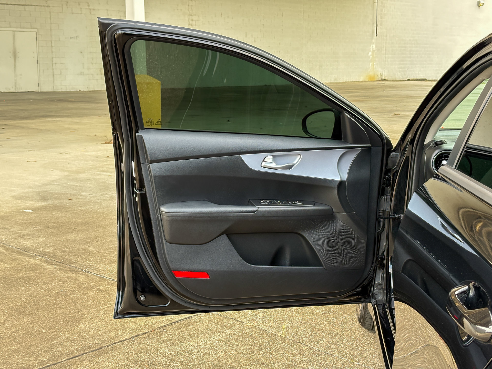 Used 2024 Kia Forte LXS w/ LXS Technology Package FWD image 14