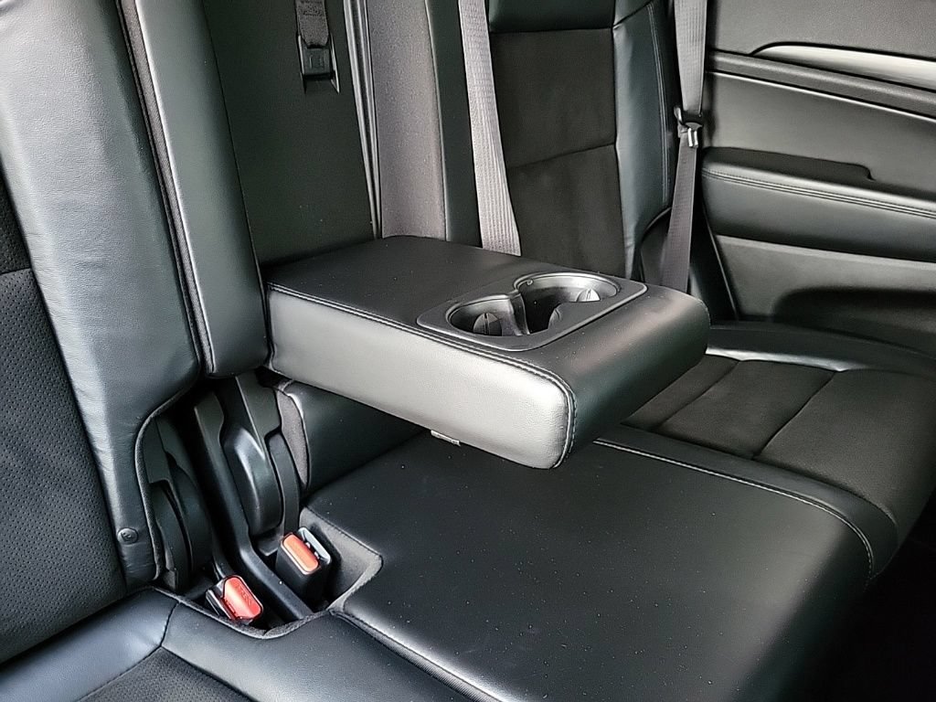 Used 2020 Jeep Grand Cherokee Altitude AWD/4WD image 15