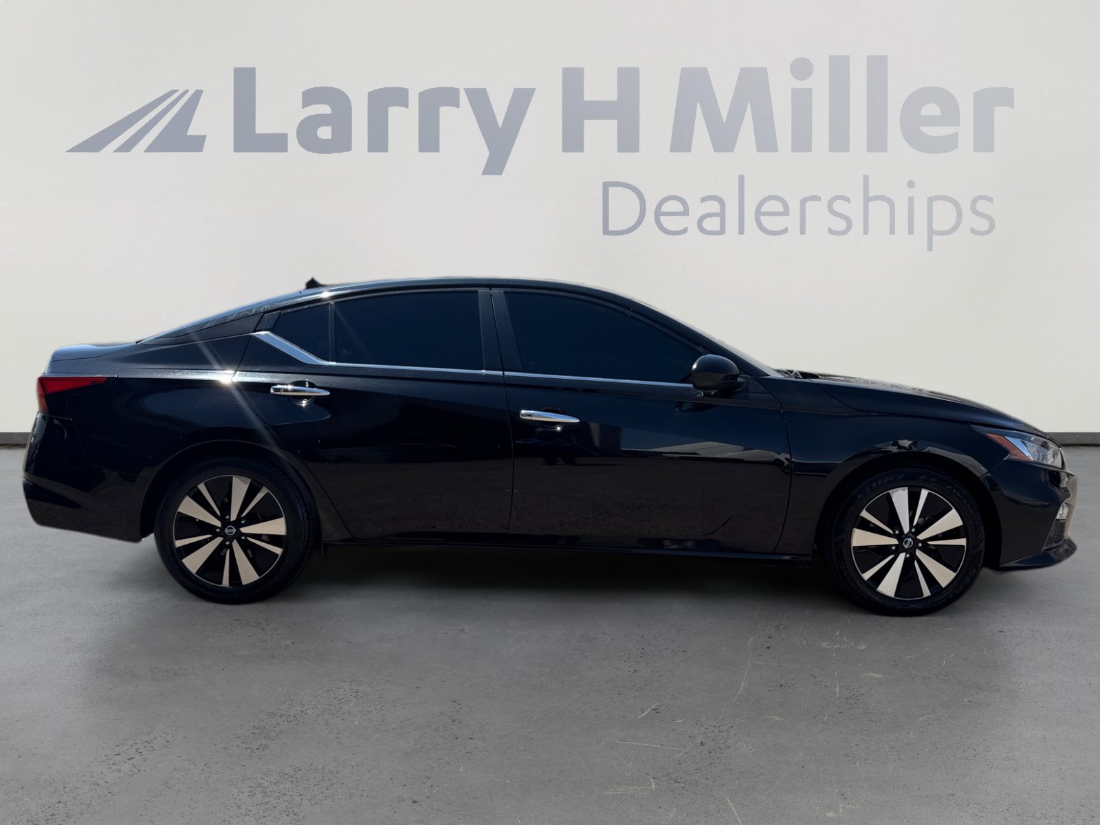 Used 2022 Nissan Altima 2.5 SV FWD image 6