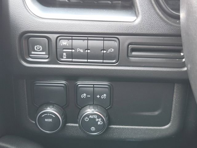 Used 2022 Chevrolet Suburban LT image 18