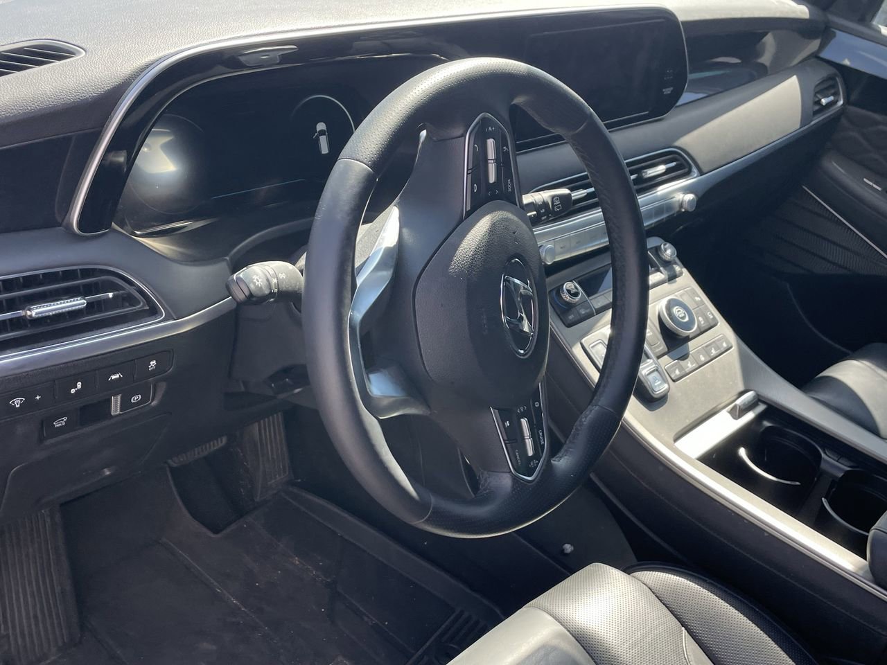 Used 2022 Hyundai Palisade Calligraphy w/ Winter Package image 8