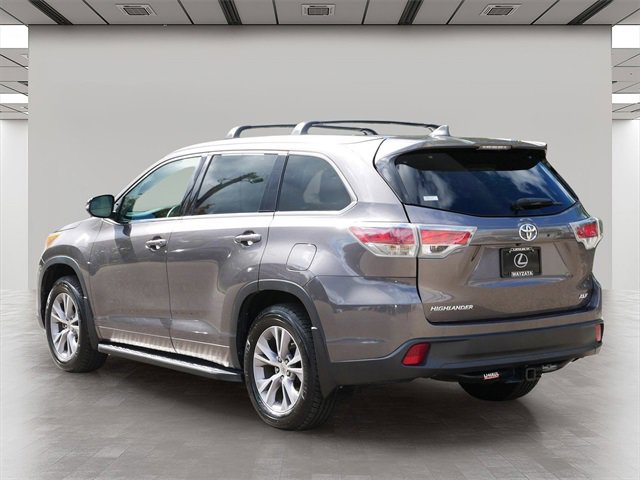 Used 2015 Toyota Highlander XLE image 4