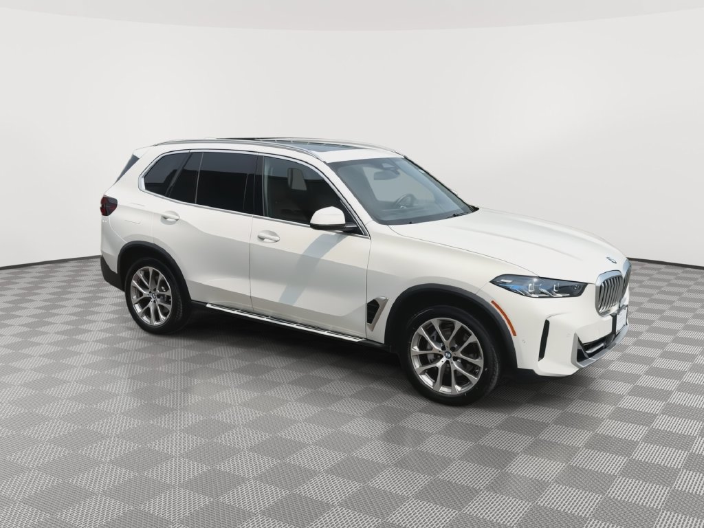 Used 2024 BMW X5 xDrive40i w/ Premium Package AWD/4WD image 2