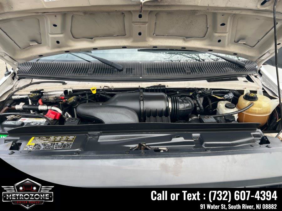 Used 2014 Ford E-350 and Econoline 350 Super Duty w/ Power Group RWD image 32