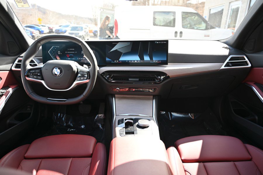 Used 2025 BMW 330i xDrive Sedan AWD/4WD image 13