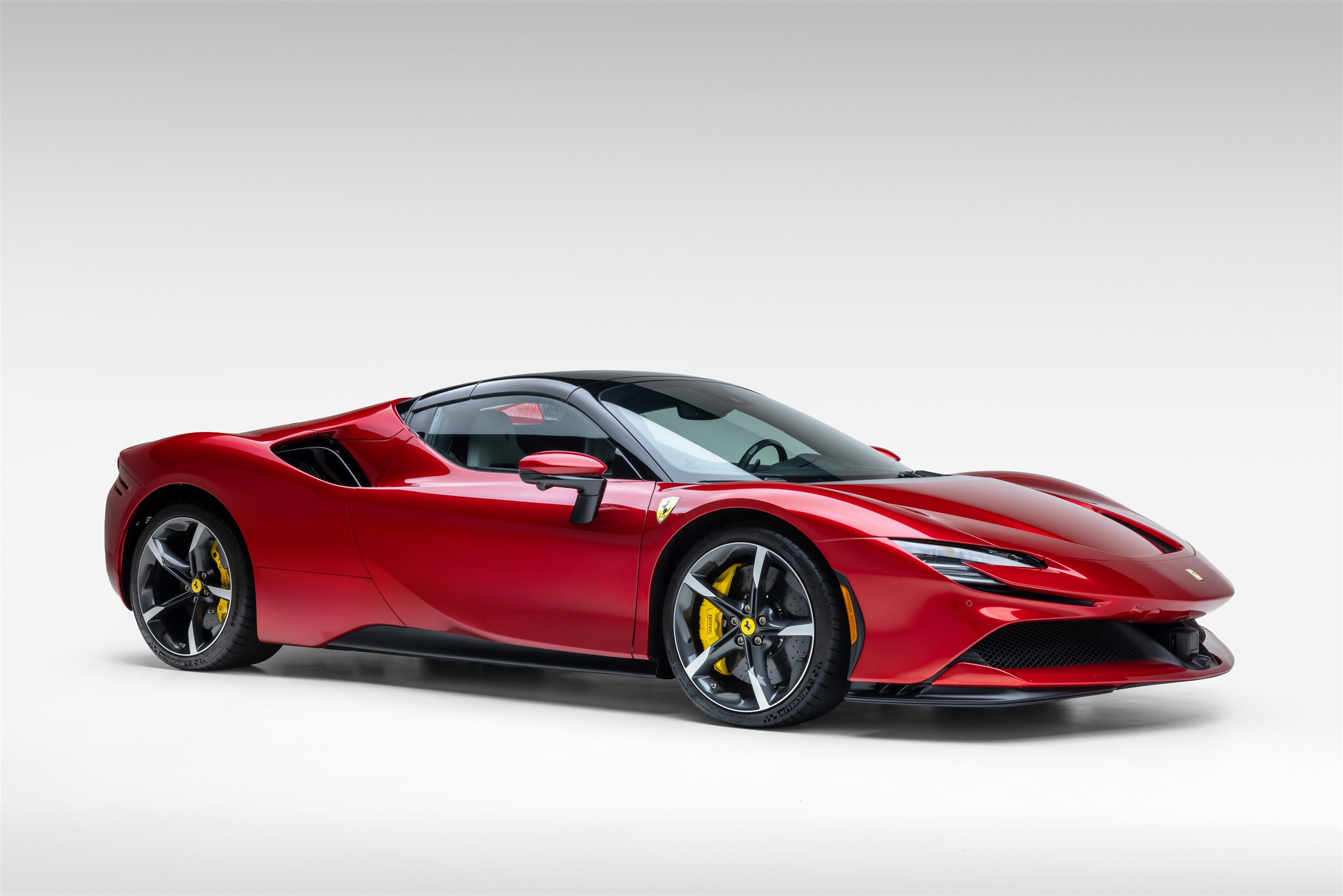 Certified 2025 Ferrari SF90 Spider AWD/4WD image 13