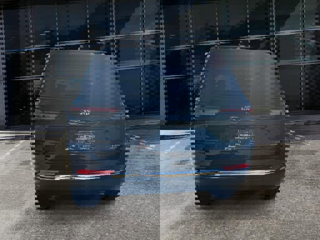 New 2025 Jeep Grand Cherokee Laredo X image 6