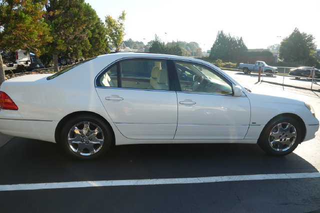 Used 2001 Lexus LS 430 RWD image 25