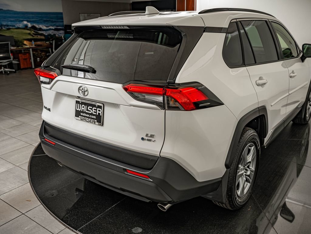 Used 2025 Toyota RAV4 LE AWD/4WD image 15