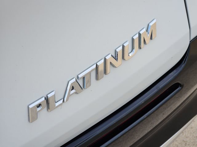 Used 2026 Toyota Sienna Platinum image 8