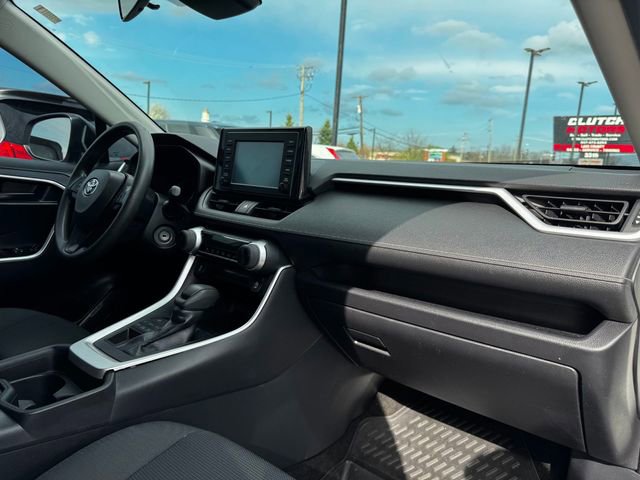 Used 2019 Toyota RAV4 LE AWD/4WD image 15
