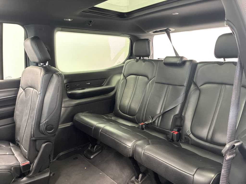 Used 2023 Jeep Wagoneer Series II AWD/4WD image 28