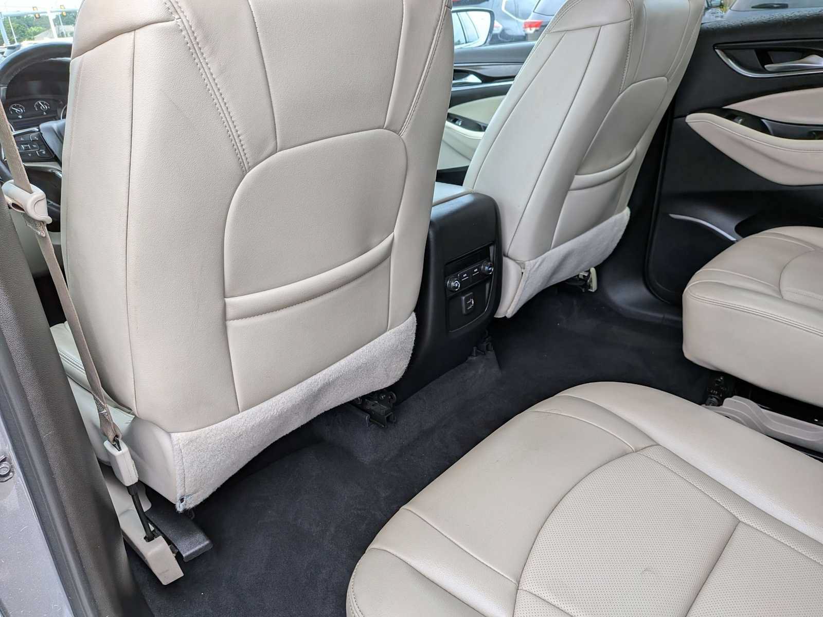 Used 2024 Buick Enclave Essence AWD/4WD image 17