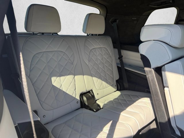 Certified 2025 BMW X7 xDrive40i w/ M Sport Package AWD/4WD image 22