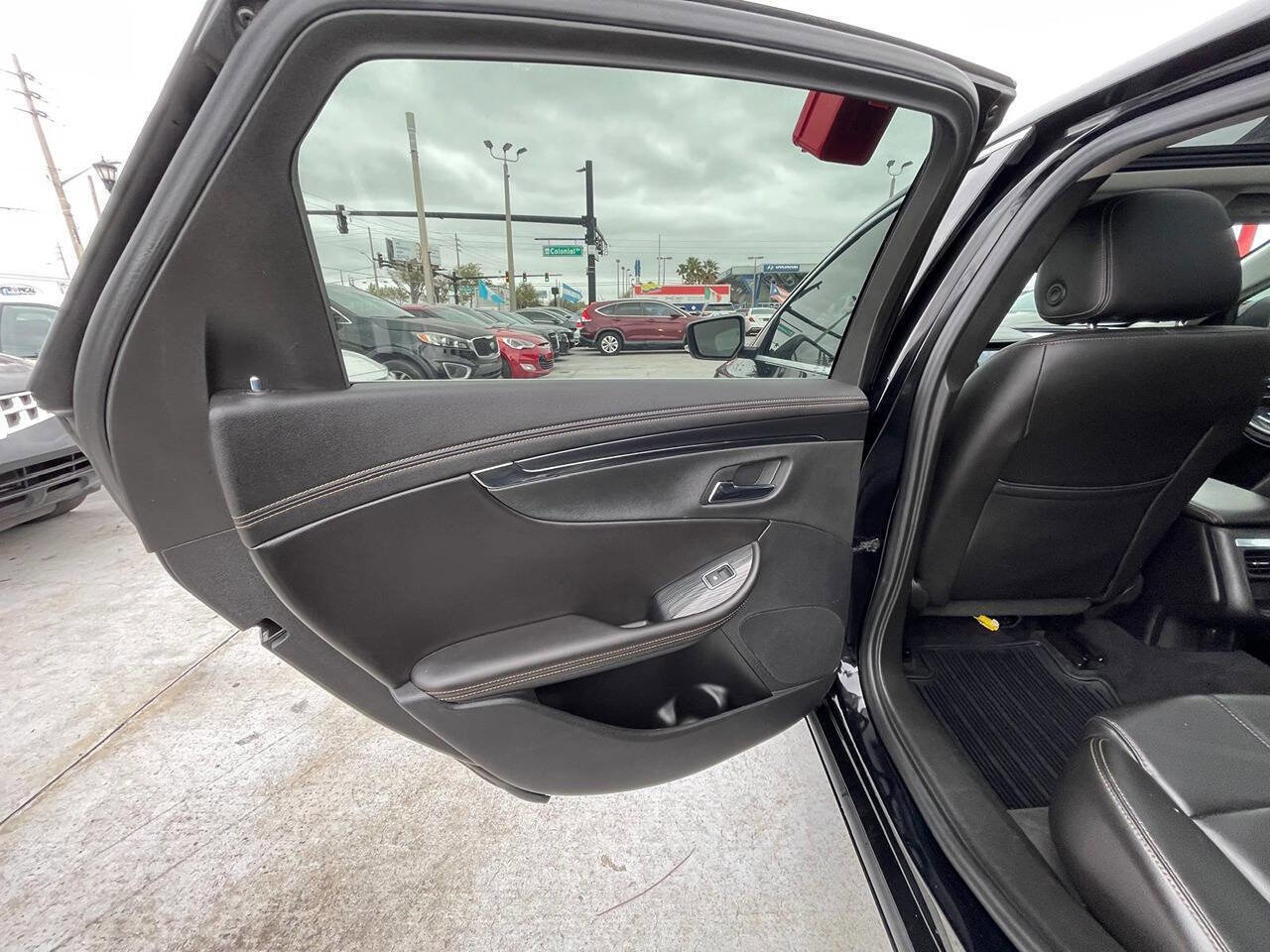 Used 2016 Chevrolet Impala LT w/ Leather Package image 4