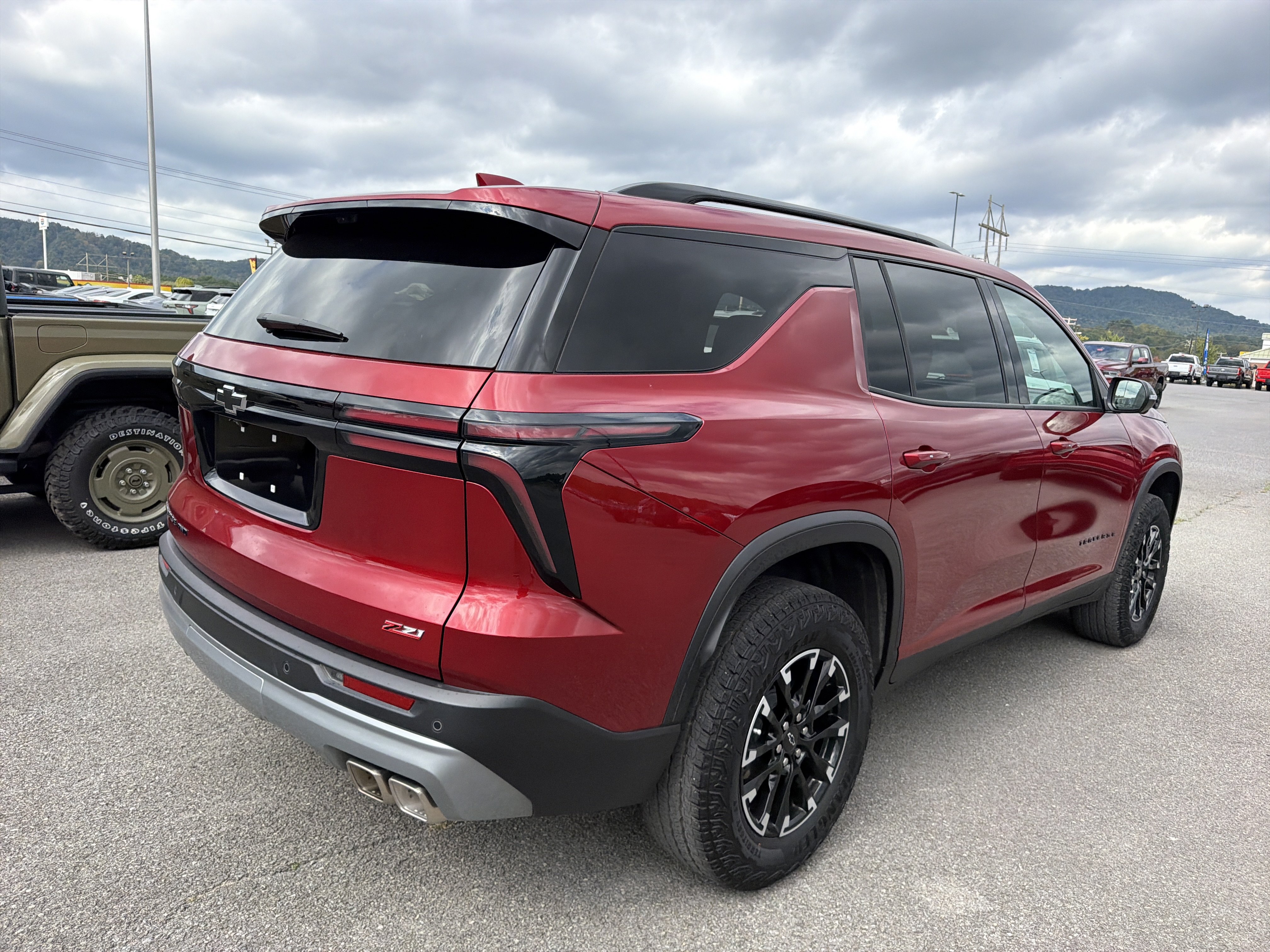 Used 2026 Chevrolet Traverse Z71 w/ Driver Confidence Package AWD/4WD image 4