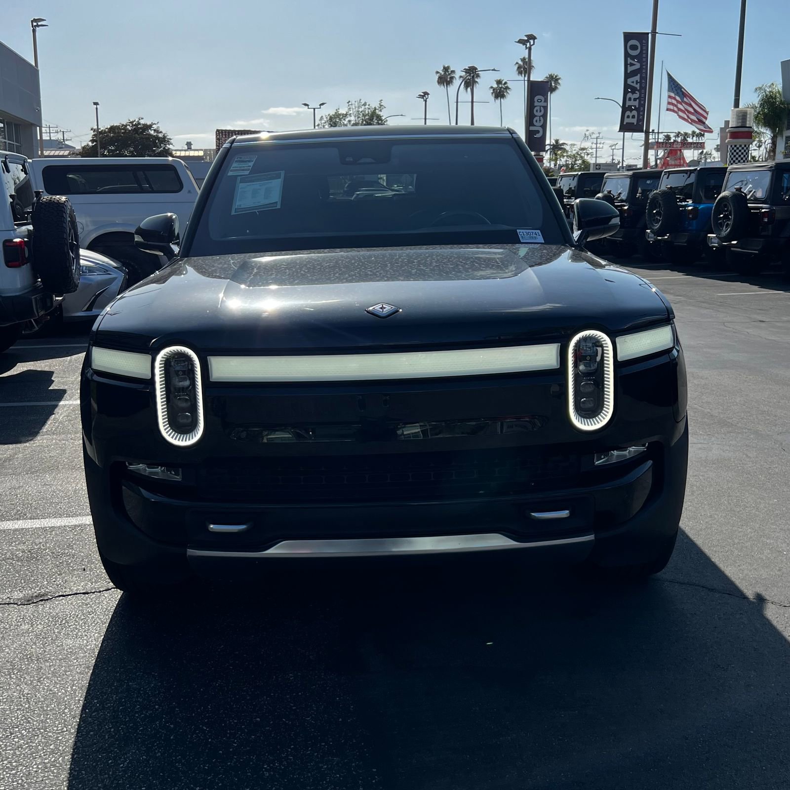 Used 2023 Rivian R1S Adventure AWD/4WD image 2