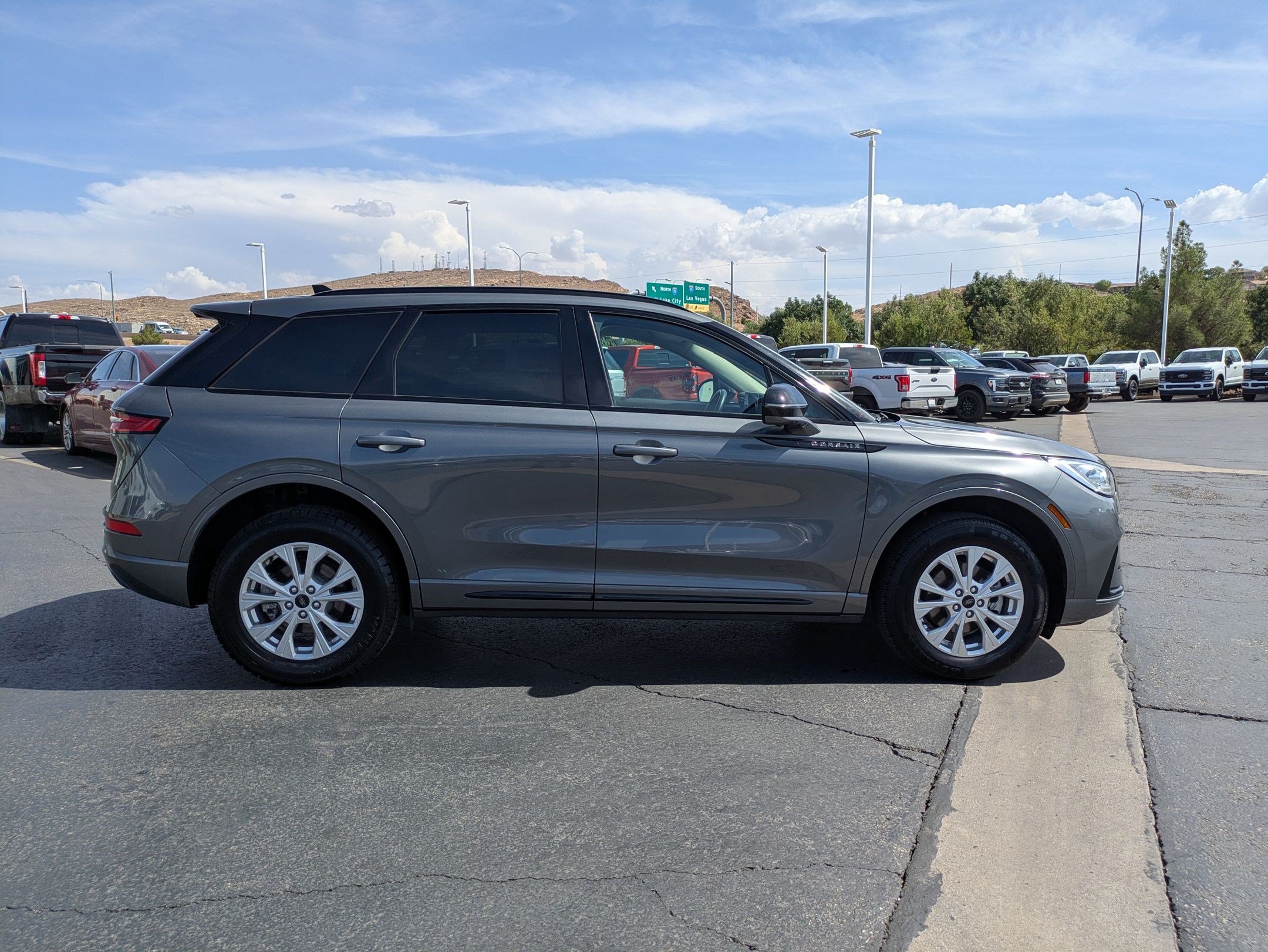 Used 2023 Lincoln Corsair Reserve w/ Equipment Group 201A AWD/4WD image 2