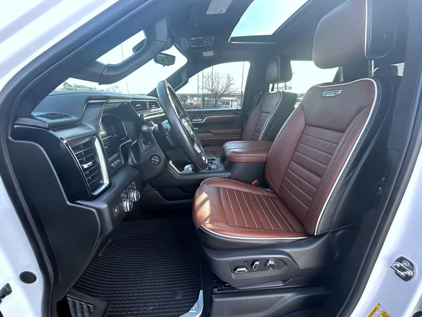 Used 2024 GMC Sierra 1500 Denali Ultimate image 10