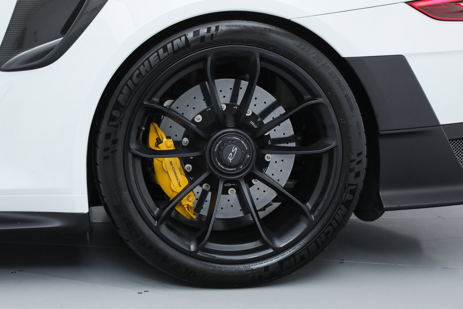 Used 2018 Porsche 911 GT2 RS image 37