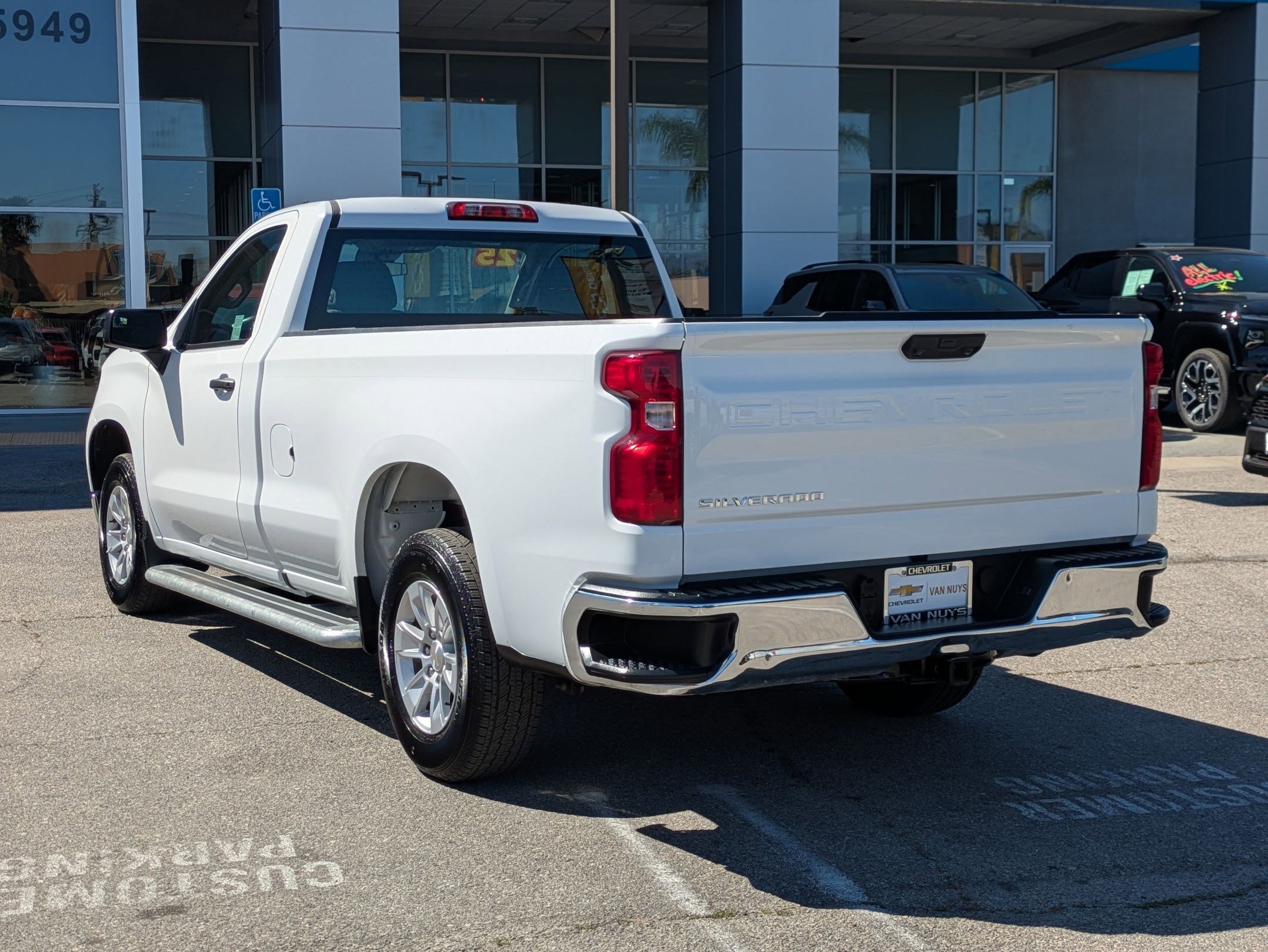 Used 2025 Chevrolet Silverado 1500 W/T image 7