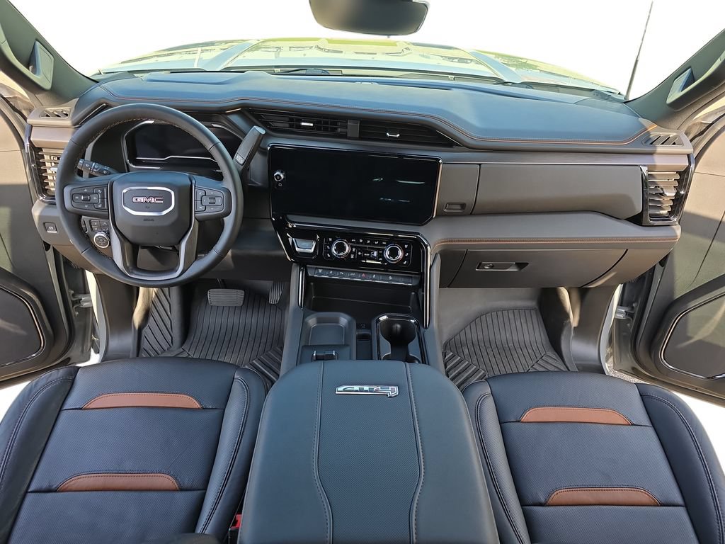 Used 2024 GMC Sierra 2500 AT4 w/ Technology Package AWD/4WD image 9