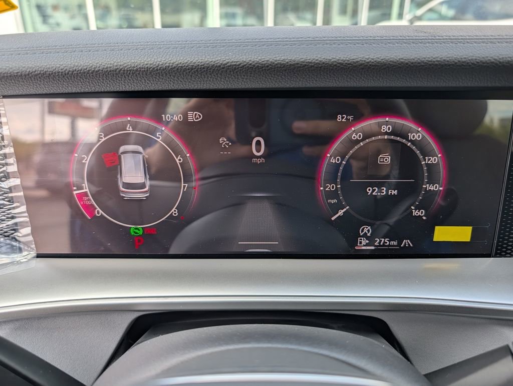 New 2025 Volkswagen Tiguan SE image 17