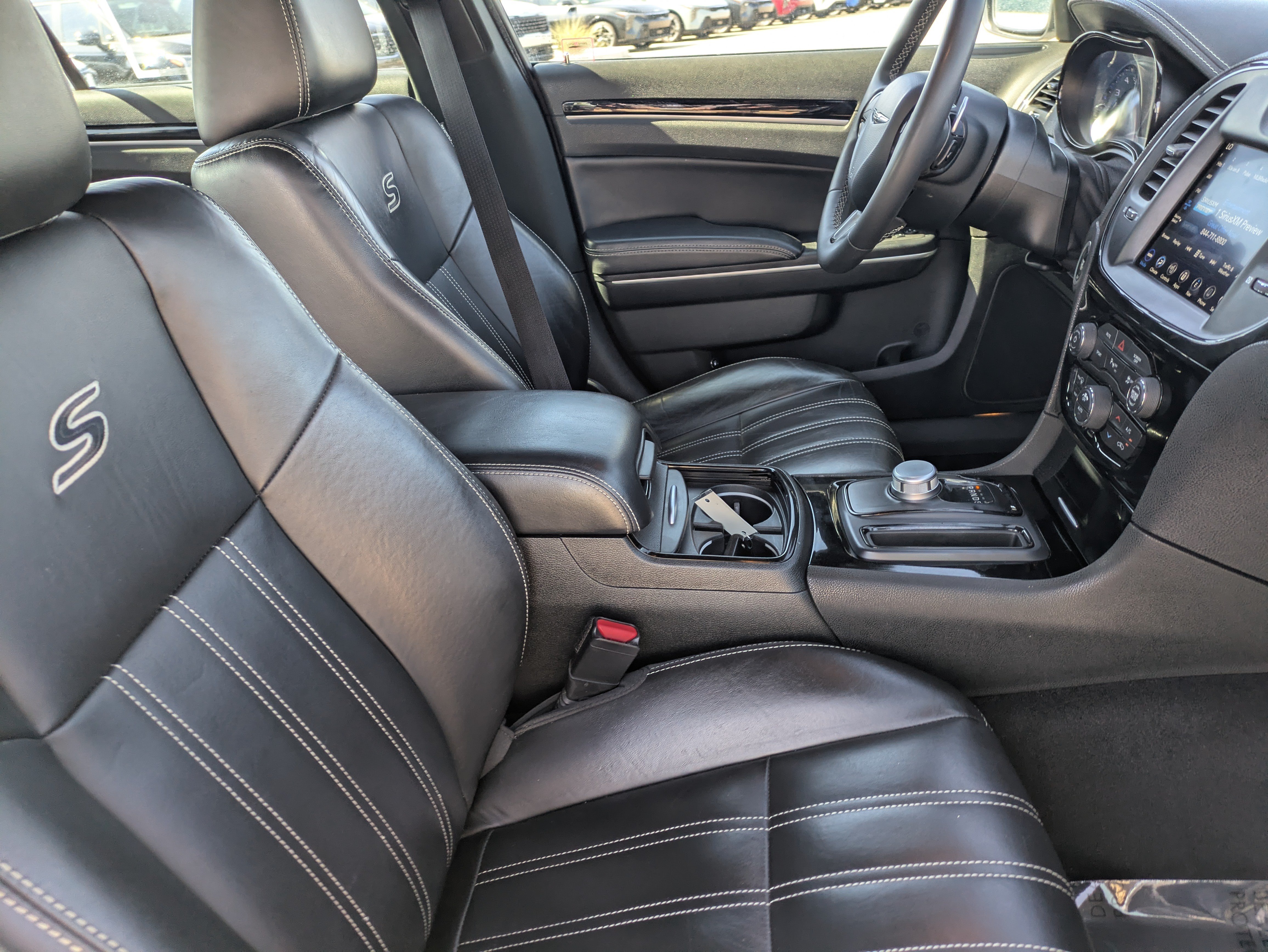 Used 2022 Chrysler 300 S RWD image 11