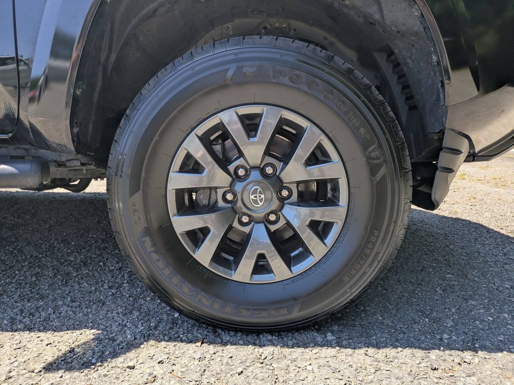 Used 2023 Toyota Tacoma SR5 AWD/4WD image 11