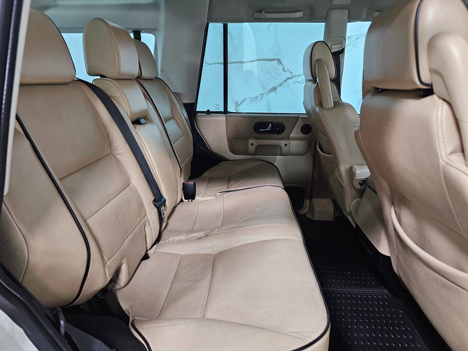 Used 2003 Land Rover Discovery SE image 16