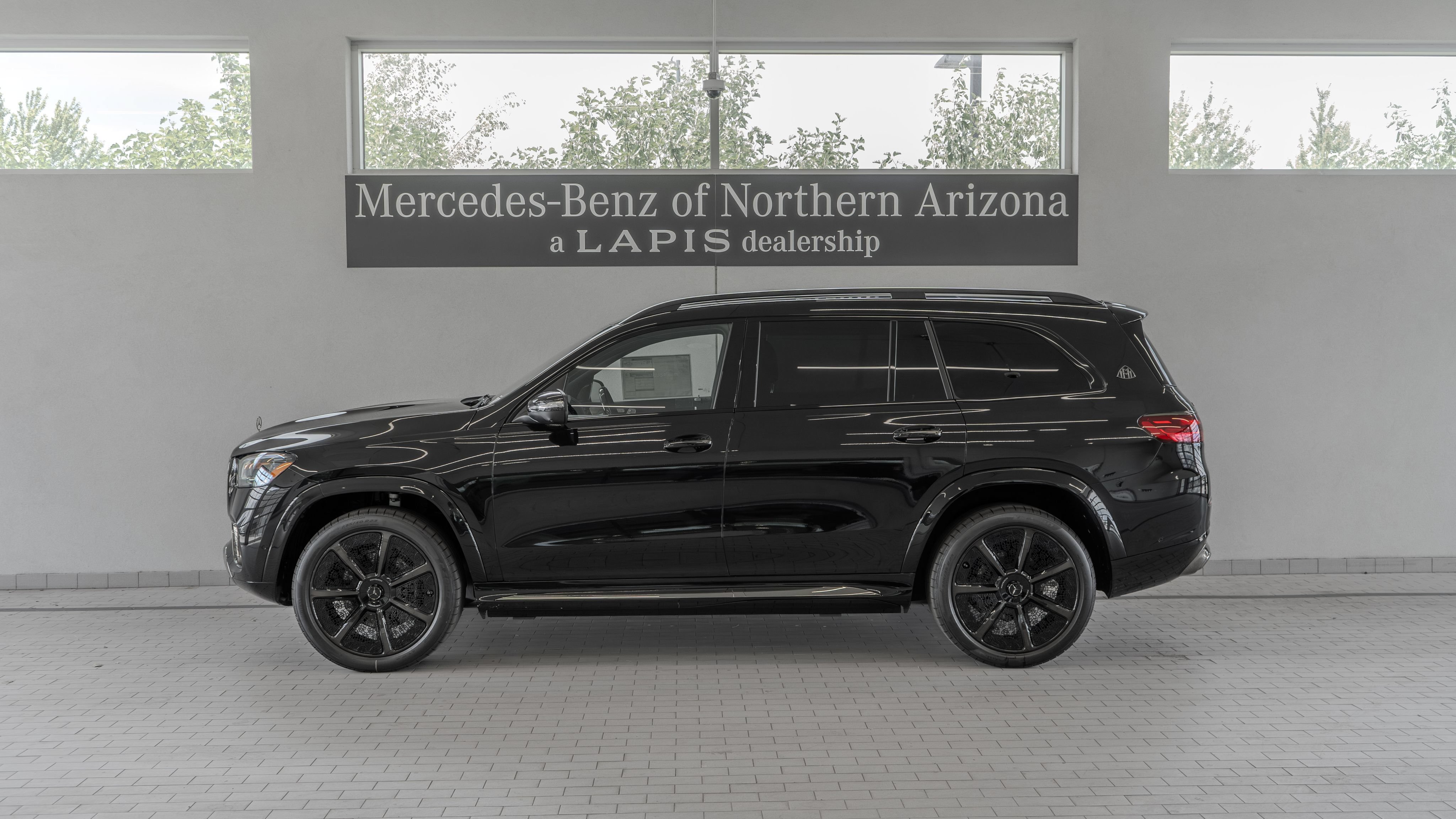New 2026 Mercedes-Benz Maybach GLS 600 4MATIC image 2