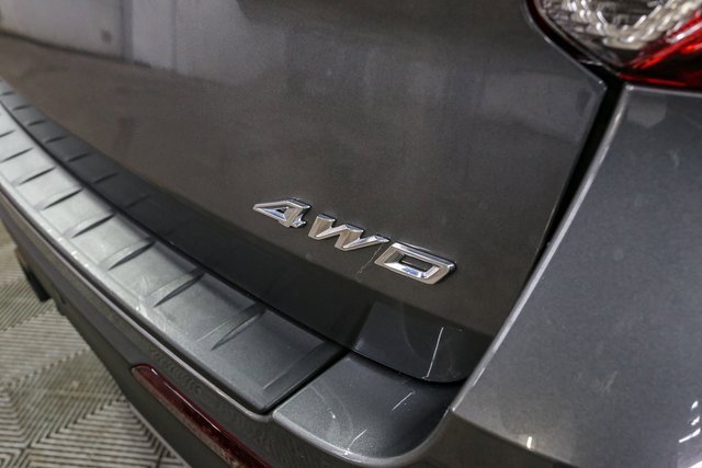 Used 2023 Ford Explorer XLT w/ Equipment Group 202A image 10