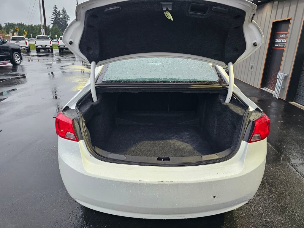 Used 2015 Chevrolet Impala LT FWD image 15