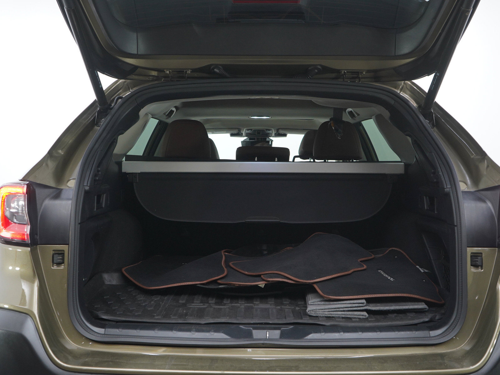 Used 2023 Subaru Outback Touring AWD/4WD image 17
