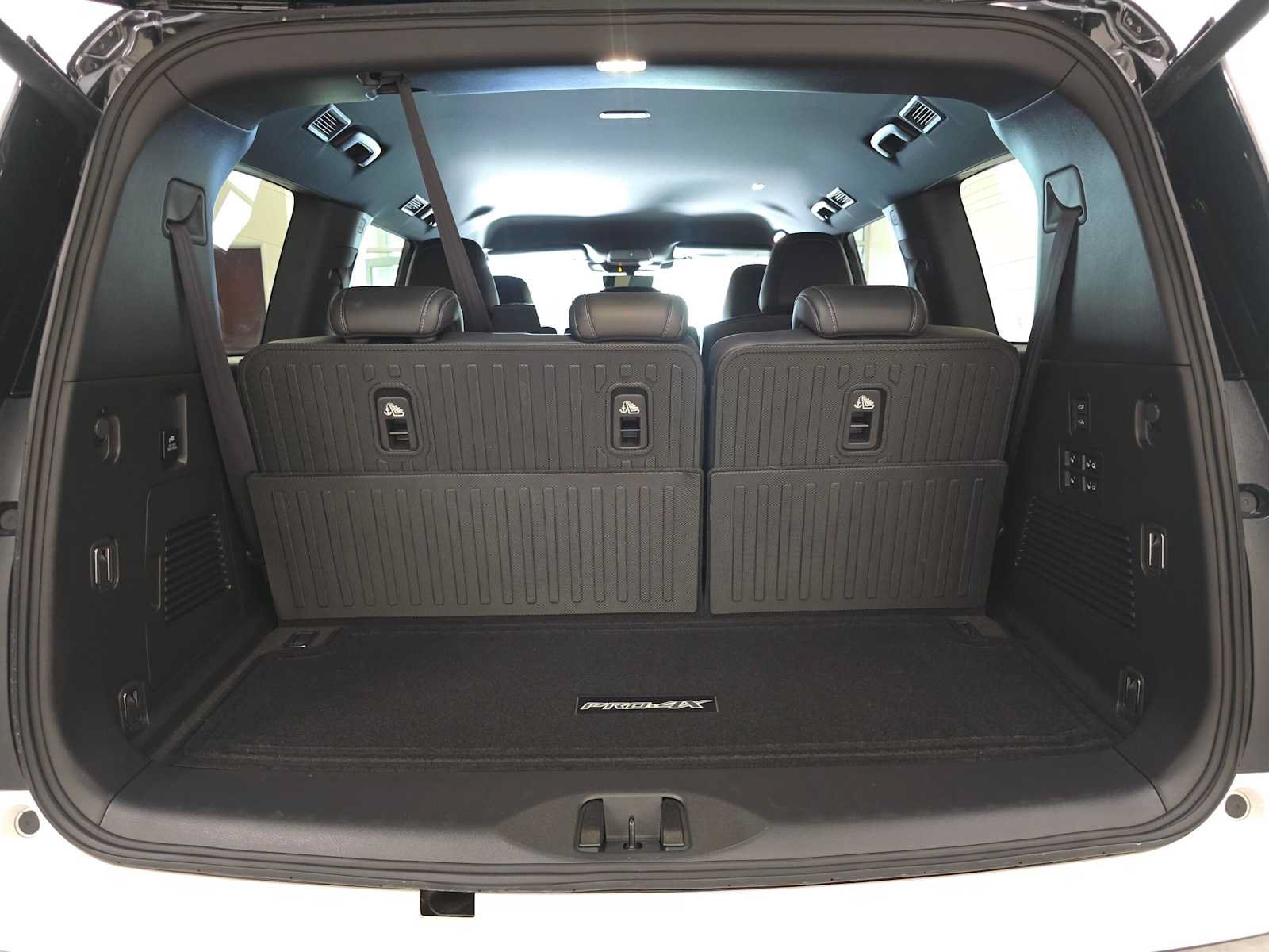 Used 2025 Nissan Armada PRO-4X AWD/4WD image 31
