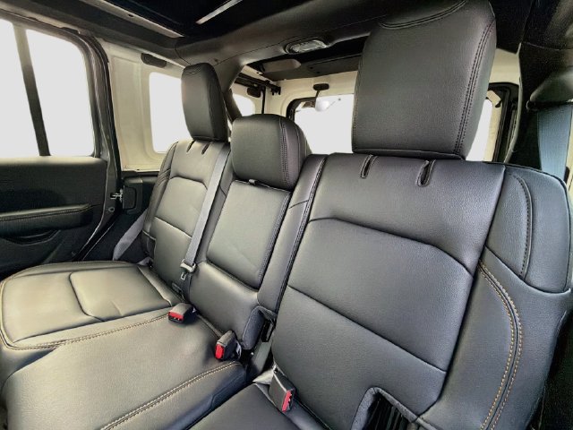 New 2027 Jeep Wrangler Unlimited Sahara AWD/4WD image 18