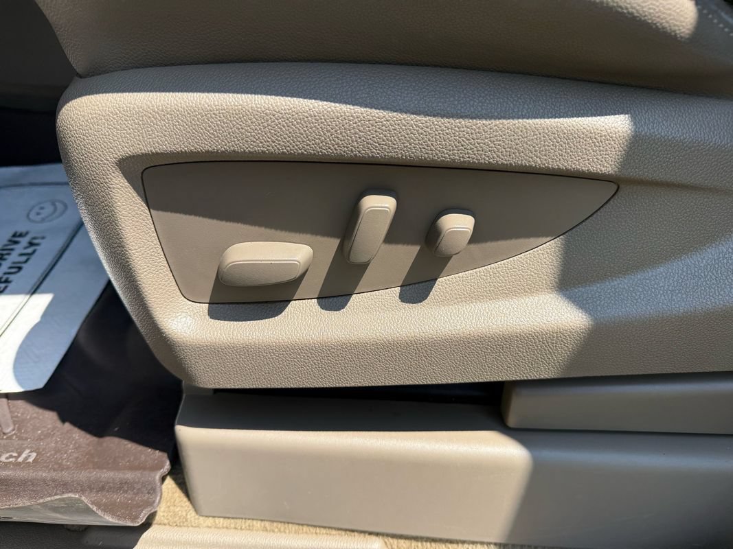 Used 2016 Chevrolet Suburban LT AWD/4WD image 16