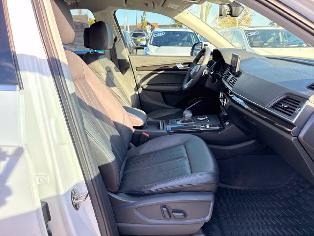 Used 2019 Audi Q5 2.0T Premium w/ Convenience Package AWD/4WD image 9