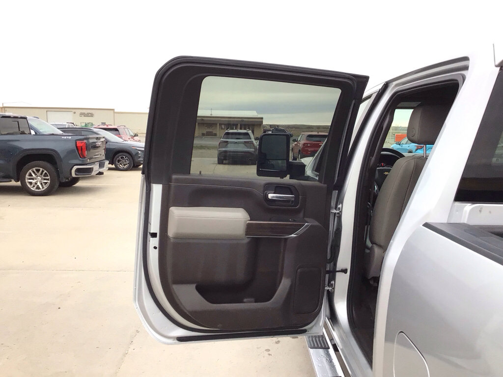 Used 2020 Chevrolet Silverado 3500 LT w/ Convenience Package image 12