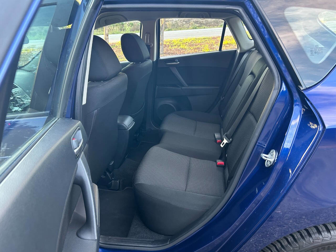 Used 2013 MAZDA MAZDA3 i Touring image 27