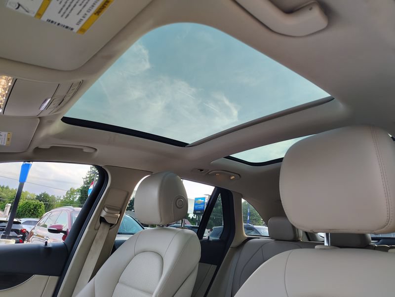 Used 2020 Mercedes-Benz GLC 300 4MATIC image 10